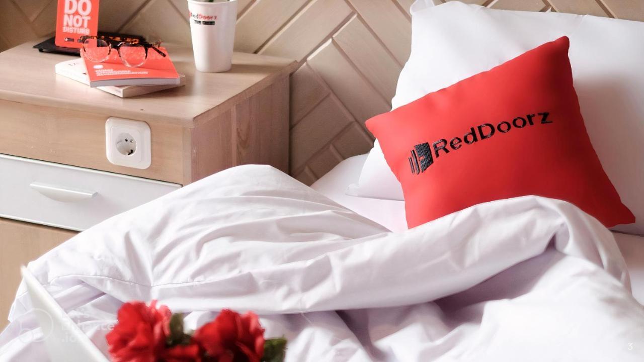 Reddoorz Tahami Hotel Near Kha Van Can Bandar Ho Chi Minh Luaran gambar